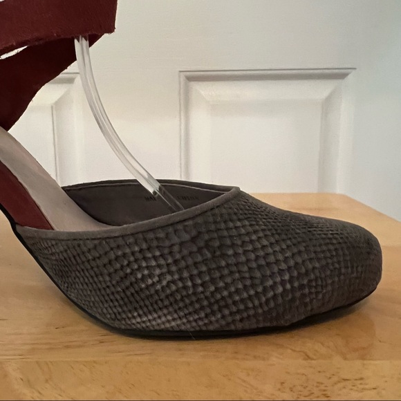 Farylrobin Tavi Faux Suede Heels Size 10 - Picture 13 of 14